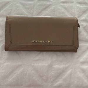 NWOT Burberry wallet